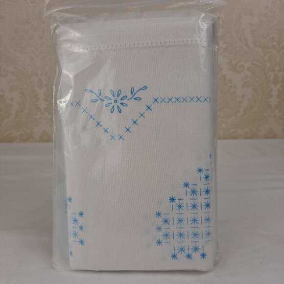 Hemstitch Set of 2 Chicken Scratch Hearts Stamped Cross Stitch Kit NWT - Picture 4 of 5